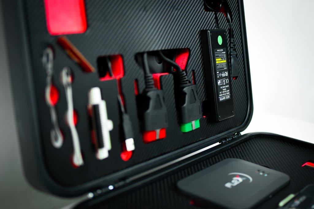 ¿Cuáles son las mejores herramientas para reprogramar un coche?