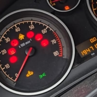 ¿Por qué mi coche no arranca aunque la batería está bien?