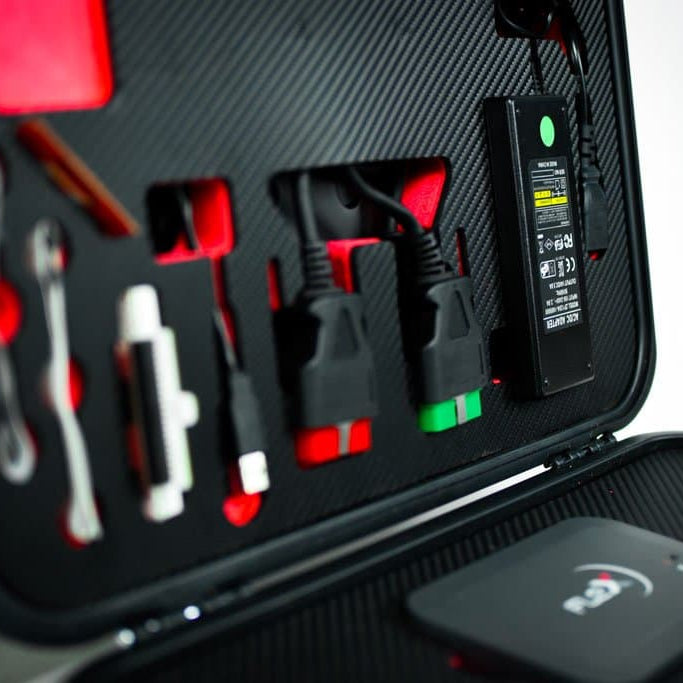 ¿Cuáles son las mejores herramientas para reprogramar un coche?