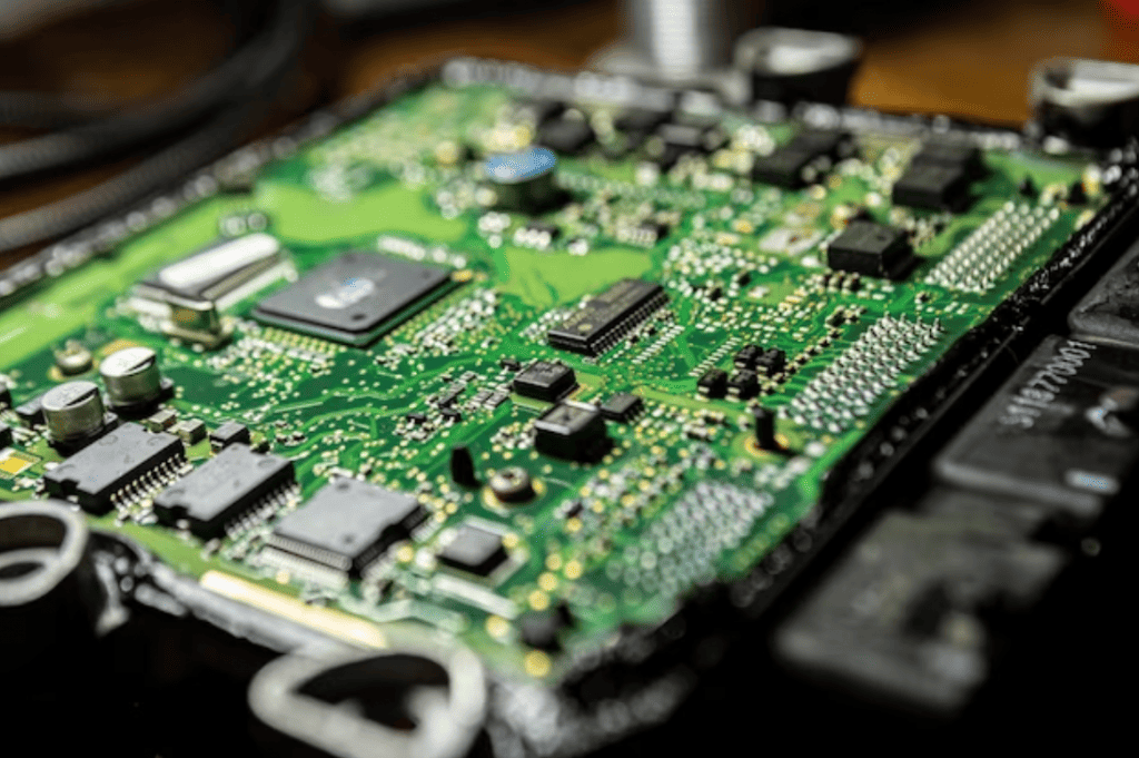 Reprogramar o sustituir la ECU: ¿qué opción conviene más?