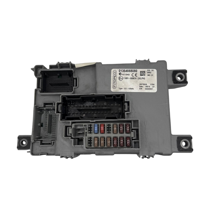 CAJA FUSIBLES 01353013080 28130632 116RI-000674  DELPHI