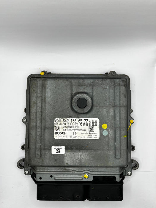 ECU MOTOR  0281013765 0 281 013 765 A6421500577 A 642 150 05 77